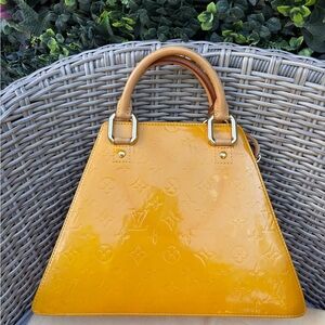 Authentic Louis Vuitton Vernis jaune yellow patent leather Forsyth GM